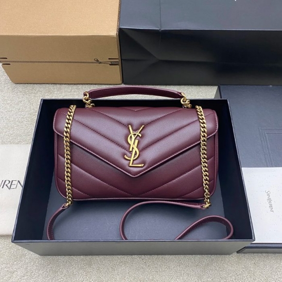 SAINT LAURENT 869461 ラムレザー レッド、ゴールド 斜め掛けバッグ チェーン 25x13cm サイズ:25x13cm SAINT LAURENT 869461 ラムレザー レッド、ゴールド 斜め掛けバッグ チェーン 25x13cm サイズ:25x13cm