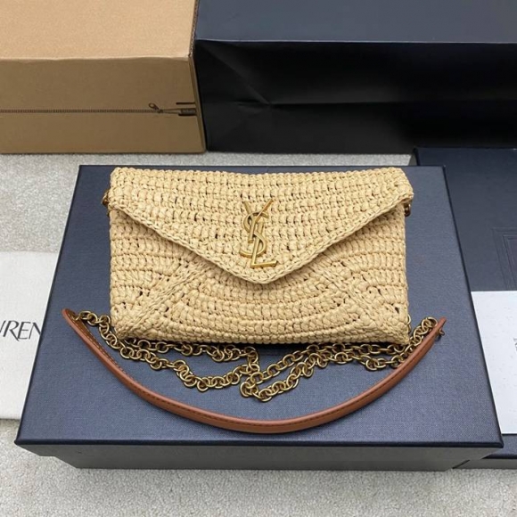 SAINT LAURENT 829271 編み レッド、ゴールド 斜め掛けバッグ、チェーンバッグ、封筒バッグ チェーン、封筒、カリプソ、ミニ 19x12cm サイズ:19x12cm SAINT LAURENT 829271 編み レッド、ゴールド 斜め掛けバッグ、チェーンバッグ、封筒バッグ チェーン、封筒、カリプソ、ミニ 19x12cm サイズ:19x12cm