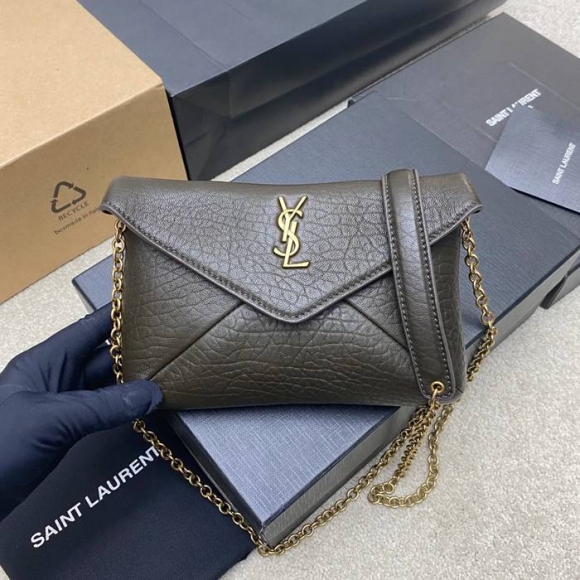 SAINT LAURENT 819271 ラムレザー、エレファント グリーン、ゴールド、エレファント 斜め掛けバッグ、チェーンバッグ、封筒バッグ チェーン、封筒、カリプソ、ミニ 19x12cm サイズ:19x12cm SAINT LAURENT 819271 ラムレザー、エレファント グリーン、ゴールド、エレファント 斜め掛けバッグ、チェーンバッグ、封筒バッグ チェーン、封筒、カリプソ、ミニ 19x12cm サイズ:19x12cm