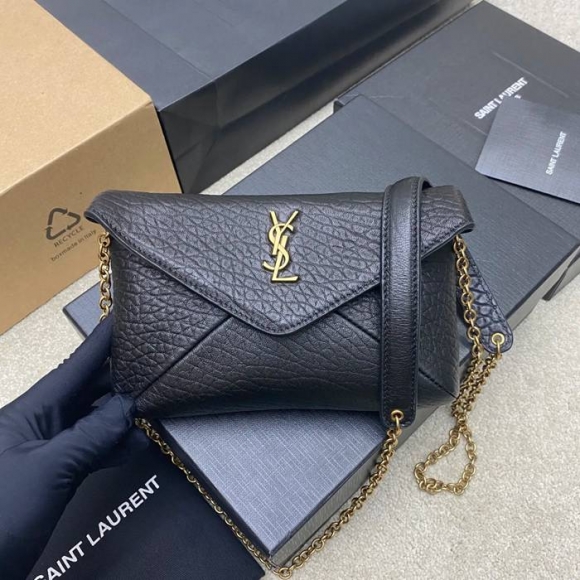 SAINT LAURENT 819271 ラムレザー、エレファント ブラック、ゴールド、エレファント 斜め掛けバッグ、チェーンバッグ、封筒バッグ チェーン、封筒、カリプソ、ミニ 19x12cm サイズ:19x12cm SAINT LAURENT 819271 ラムレザー、エレファント ブラック、ゴールド、エレファント 斜め掛けバッグ、チェーンバッグ、封筒バッグ チェーン、封筒、カリプソ、ミニ 19x12cm サイズ:19x12cm