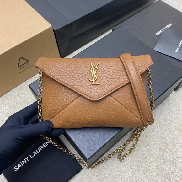 SAINT LAURENT 819271 ラムレザー、エレファント ゴールド、イエロー、キャラメル 斜め掛けバッグ、チェーンバッグ、封筒バッグ チェーン、封筒、カリプソ、ミニ 19x12cm サイズ:19x12cm SAINT LAURENT 819271 ラムレザー、エレファント ゴールド、イエロー、キャラメル 斜め掛けバッグ、チェーンバッグ、封筒バッグ チェーン、封筒、カリプソ、ミニ 19x12cm サイズ:19x12cm