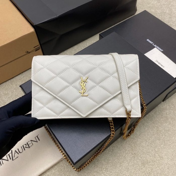 SAINT LAURENT 871140 ラムレザー ホワイト、ゴールド、クリーム 斜め掛けバッグ、チェーンバッグ チェーン、ベッキー 20x13cm サイズ:20x13cm SAINT LAURENT 871140 ラムレザー ホワイト、ゴールド、クリーム 斜め掛けバッグ、チェーンバッグ チェーン、ベッキー 20x13cm サイズ:20x13cm