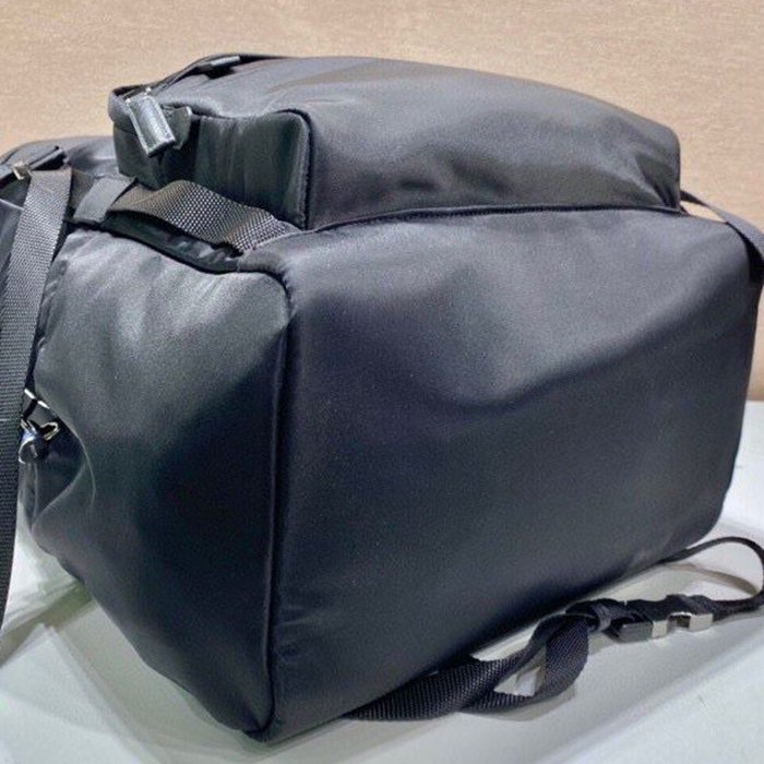 Prada 登山 リュック ナイロン ブラック 2VZ090 サイズ:57x32x19cm