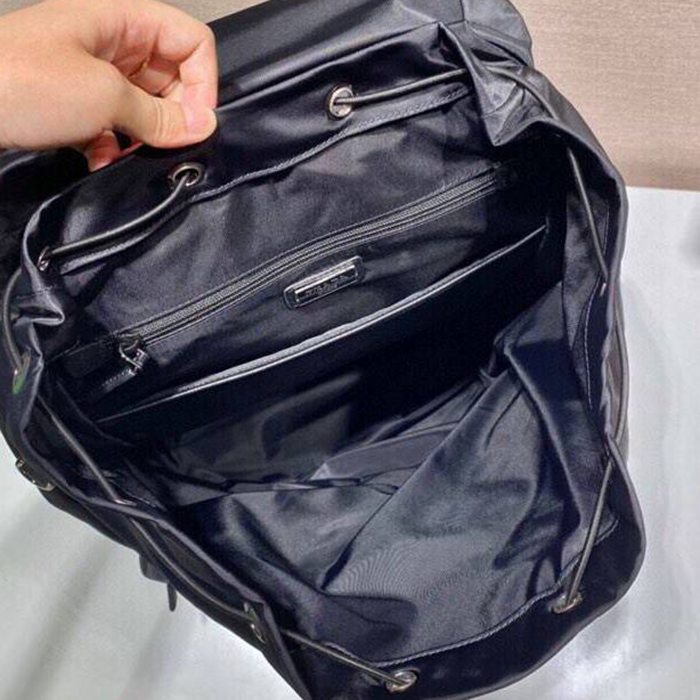 Prada 登山 リュック ナイロン ブラック 2VZ019 サイズ:52x32x19cm