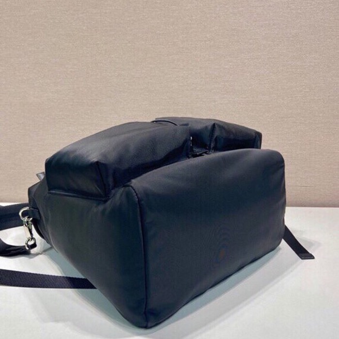 Prada ランウェイ リュック ナイロン ブラック 2VZ111 サイズ:38x30x17cm