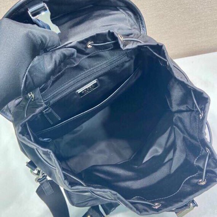 Prada ランウェイ リュック ナイロン ブラック 2VZ111 サイズ:38x30x17cm
