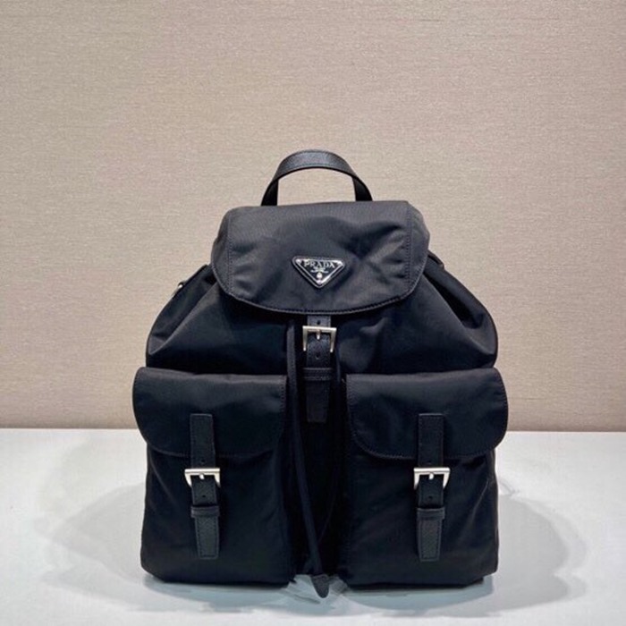 Prada 新作 リュック ナイロン ブラック 2VZ110 サイズ:39x34x15cm