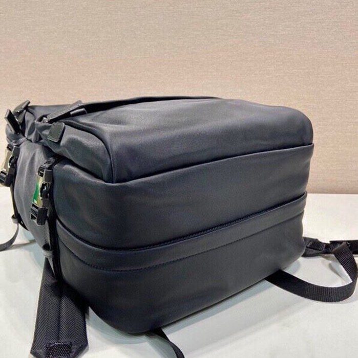 Prada マルチファンクション リュック ナイロン ブラック 2VZ101 サイズ:45x25.5x21.5cm