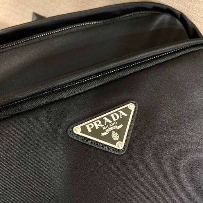 Prada マルチファンクション リュック ナイロン ブラック 2VZ101 サイズ:45x25.5x21.5cm