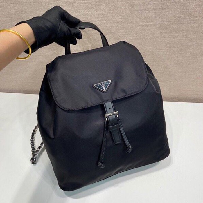 Prada ヴィンテージ リュック ナイロン ブラック 1BZ830 サイズ:32x30x14cm