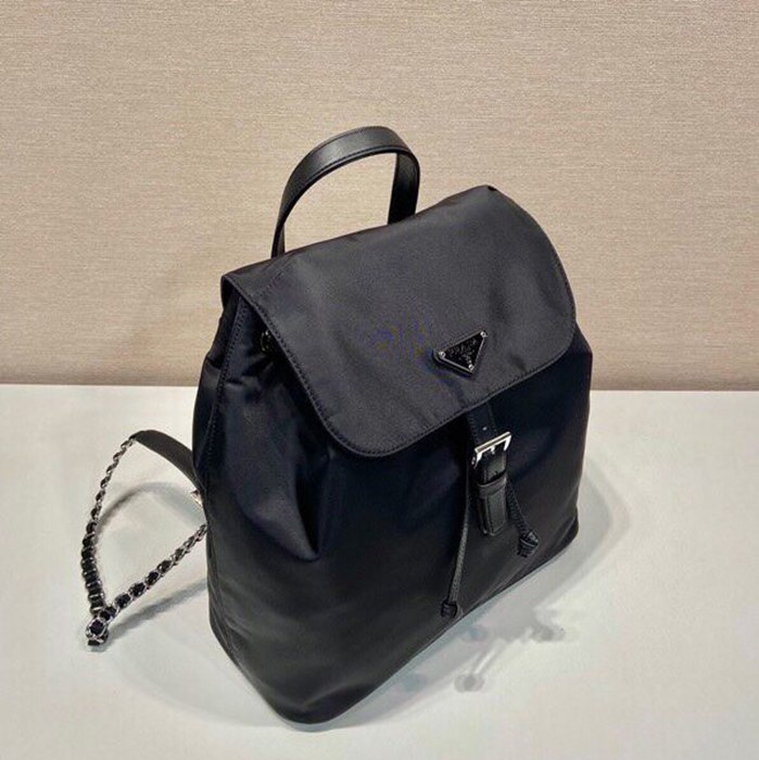 Prada ヴィンテージ リュック ナイロン ブラック 1BZ830 サイズ:32x30x14cm
