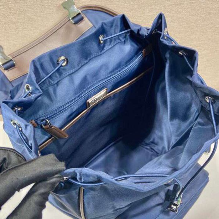 Prada リュック ナイロン ブラック 2VZ135A サイズ:45x27x17cm