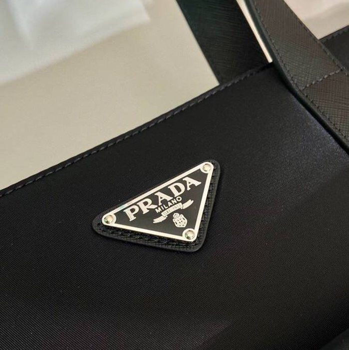 Prada メンズ ナイロン トートバッグ ナイロン ブラック 2VG098 サイズ:42x38x10cm