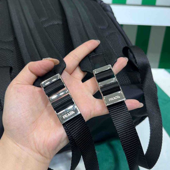 Prada リュック ナイロン ブラック 2VZ135 サイズ:45x27x17cm