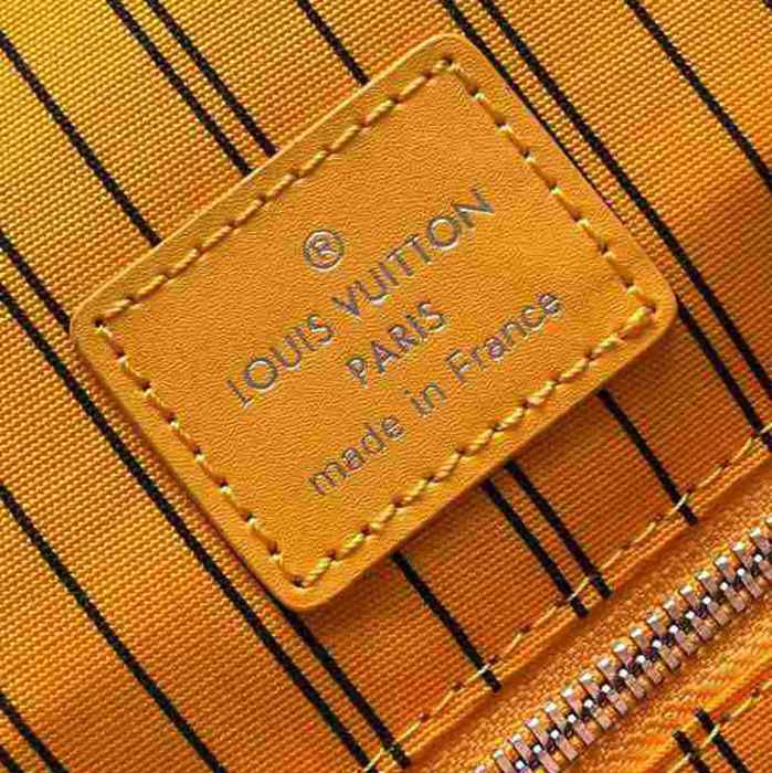Louis Vuitton クリストファー スモールリュック モノグラム カラフル M13202 サイズ:48x41x13cm