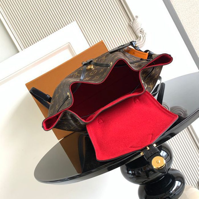 Louis Vuitton リュック オールレザー ブラック M45515 サイズ:33x27.5x14cm