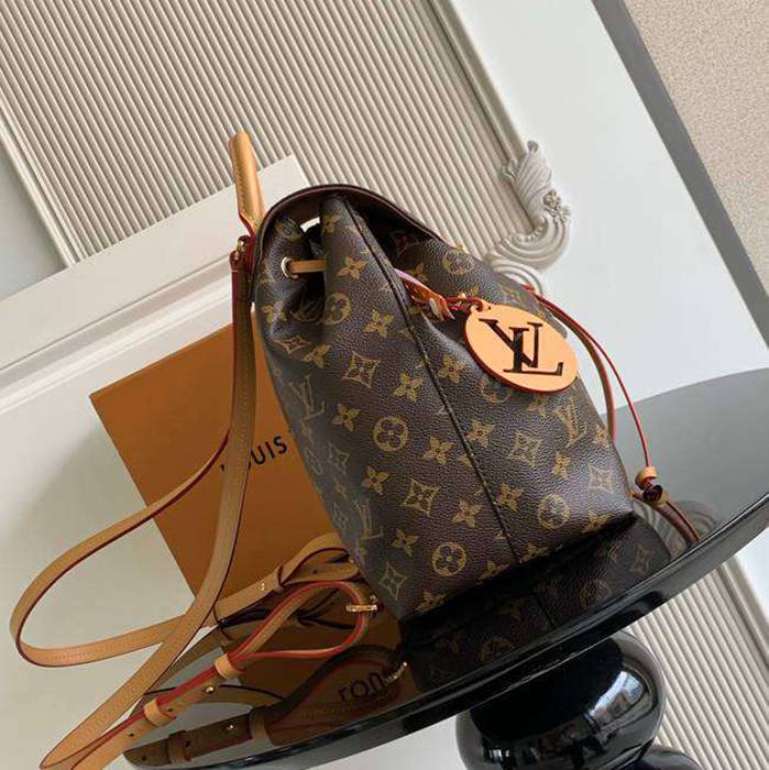 Louis Vuitton リュック オールレザー ブラック M45501 サイズ:33x27.5x14cm