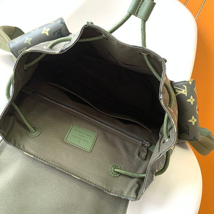 Louis Vuitton クリストファー スモールリュック モノグラム カラフル M41379 サイズ:48x41x13cm