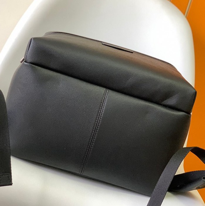 Louis Vuitton アポロ リュック オールレザー ブラック M33450 サイズ:40x37x20cm