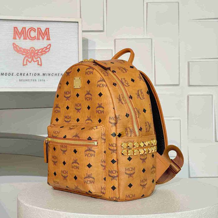 MCM スターク アップグレードコニャック スモール クラシックモノグラム コニャック MMK6SVE37CO001 サイズ:33x26x13cm