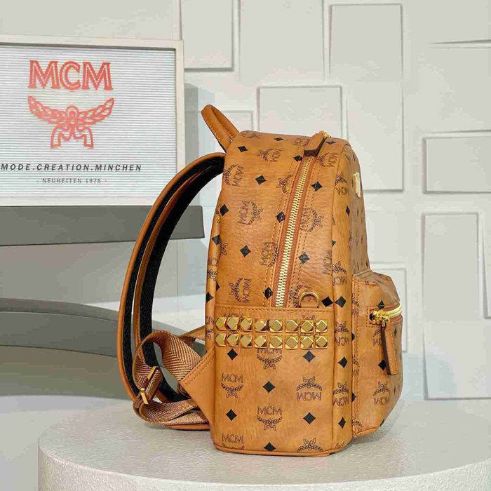 MCM スターク アップグレードコニャック スモール クラシックモノグラム コニャック MMK6SVE37CO001 サイズ:33x26x13cm