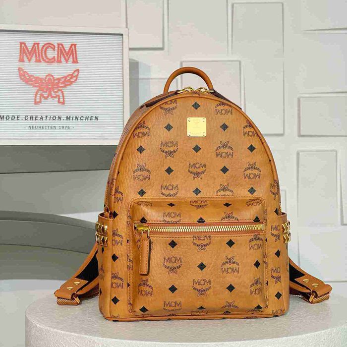 MCM スターク アップグレードコニャック スモール クラシックモノグラム コニャック MMK6SVE37CO001 サイズ:33x26x13cm