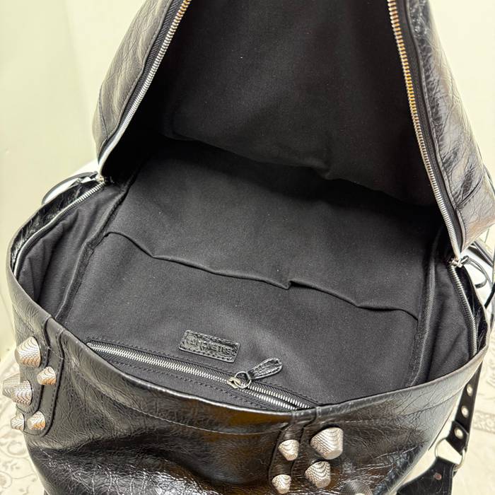 Balenciaga ルカゴール スタッズ リュック オールレザー ブラック 188010 サイズ:46x35x18cm