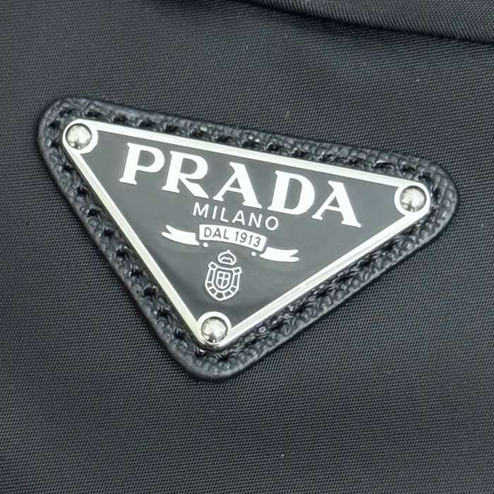 Prada クラシック リュック クロスカーフレザー ブラック 2VH048 サイズ:43.5x31x20cm