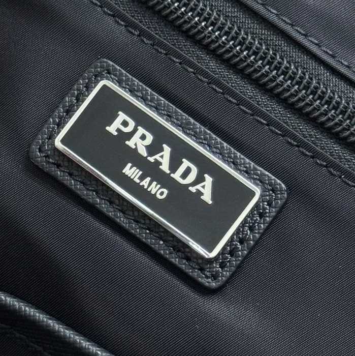 Prada クラシック リュック クロスカーフレザー ブラック 2VH048 サイズ:43.5x31x20cm