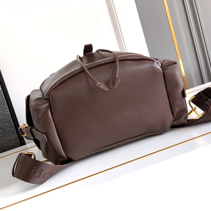 Prada 新作 シープスキン リュック オールレザー ブラック 1BZ080 サイズ:29x27x12.5cm