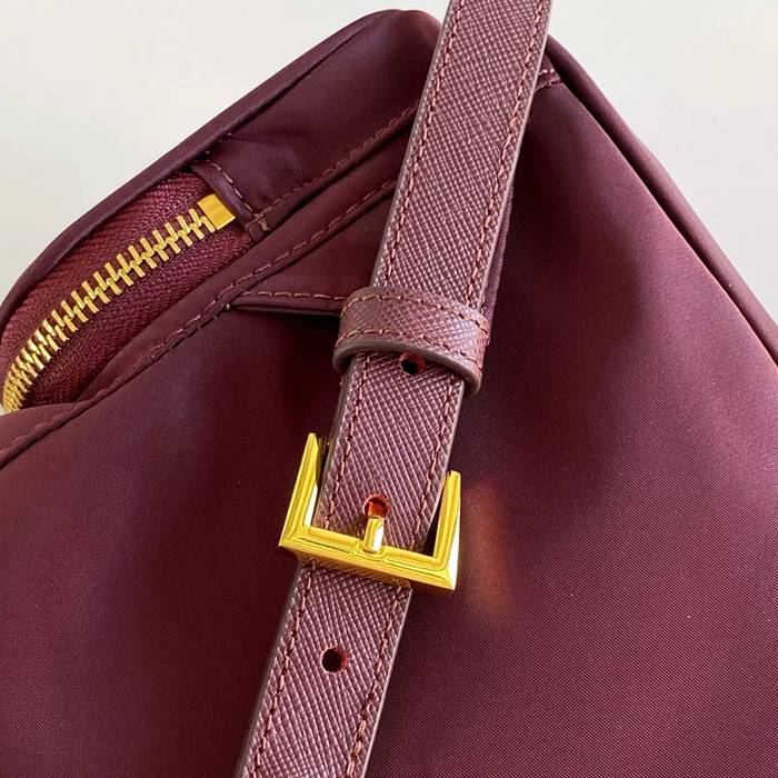 Prada 进口ナイロン リュック ナイロン ブラック 1BZ081 サイズ:29x24.5x12cm