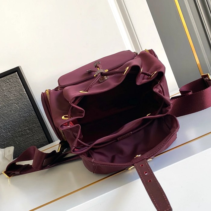 Prada 进口ナイロン リュック ナイロン ブラック 1BZ081 サイズ:29x24.5x12cm
