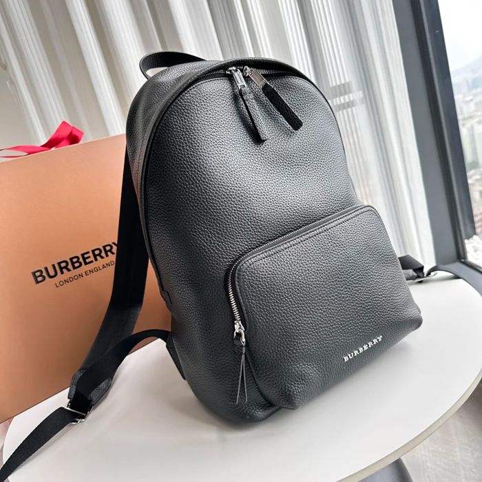 Burberry 最新作 シャーリングカーフスキン リュック オールレザー ブラック 891173 サイズ:40x29x15cm