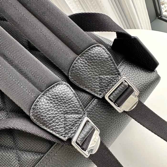 Burberry 最新作 シャーリングカーフスキン リュック オールレザー ブラック 891173 サイズ:40x29x15cm