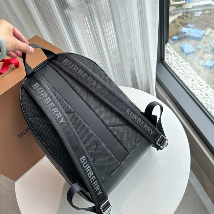 Burberry ヴィンテージタータンチェック ナイロン リュック タータンチェック ブラウン 1091 サイズ:42.5x30.5x14.5cm