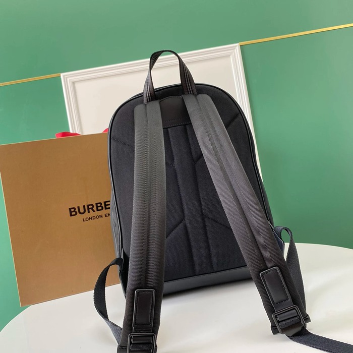 Burberry 最新 リュック タータンチェック ブラウン 5491 サイズ:42.5x30.5x14.5cm