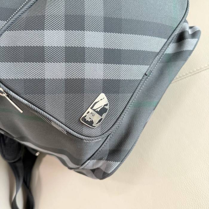 Burberry グリッド リュック タータンチェック サンド 7347 サイズ:44x30x18cm
