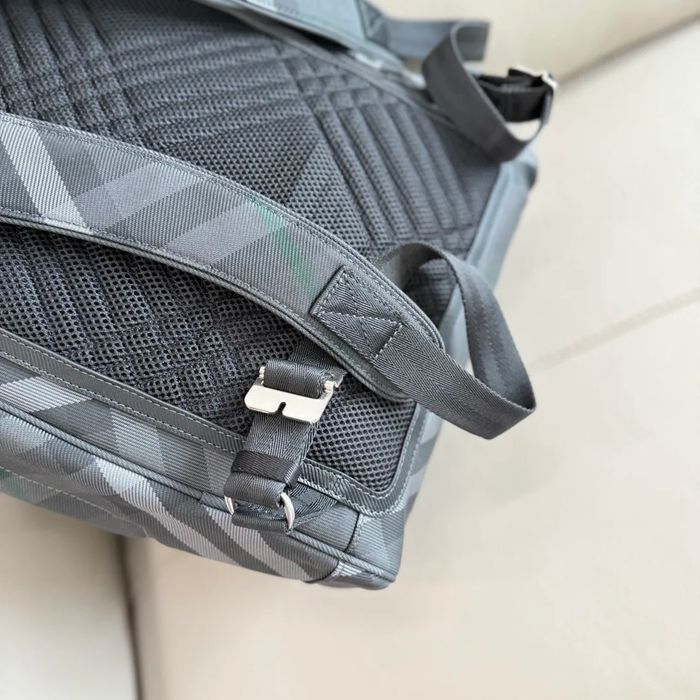 Burberry グリッド リュック タータンチェック サンド 7347 サイズ:44x30x18cm