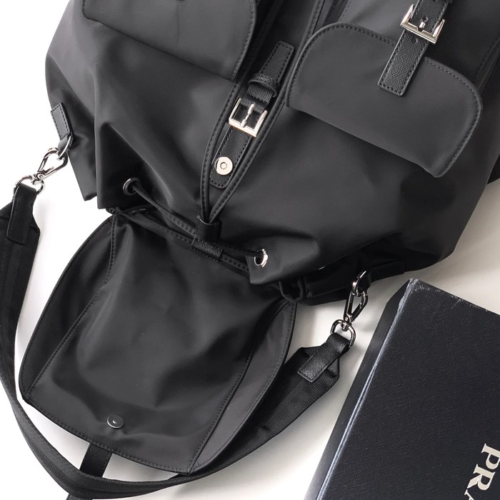 Prada ナイロン リュック ナイロン ブラック 2VH110 サイズ:39x34x15cm