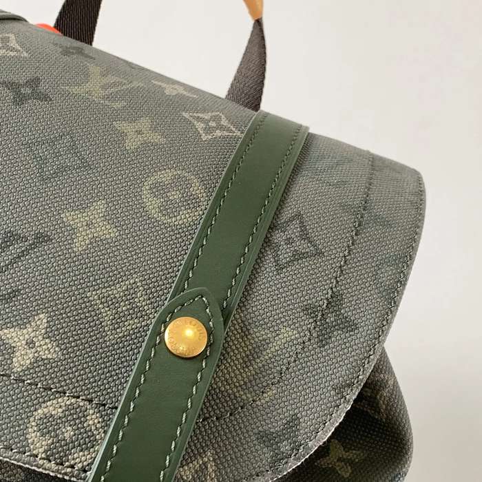 Louis Vuitton クリストファー MM リュック カモフラージュ カーキ M27080 サイズ:44x38x12.5cm