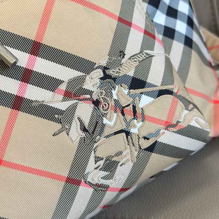 Burberry 最新タータンチェック リュック タータンチェック サンド 4831 サイズ:40x27x17cm