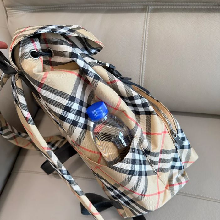 Burberry 最新タータンチェック リュック タータンチェック サンド 4831 サイズ:40x27x17cm