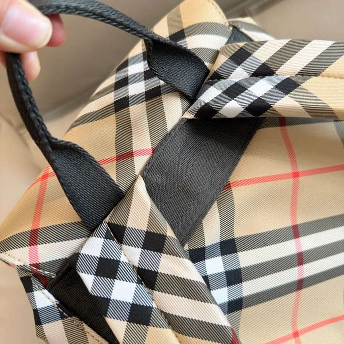 Burberry 最新タータンチェック リュック タータンチェック サンド 4831 サイズ:40x27x17cm
