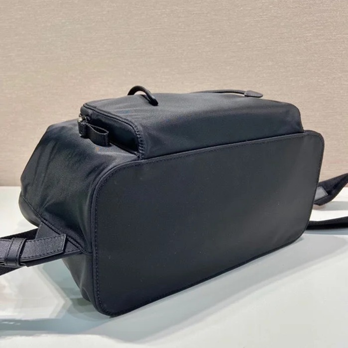 Prada ヴィンテージ リュック ナイロン ブラック 1BZ832 サイズ:29x27x13.5cm