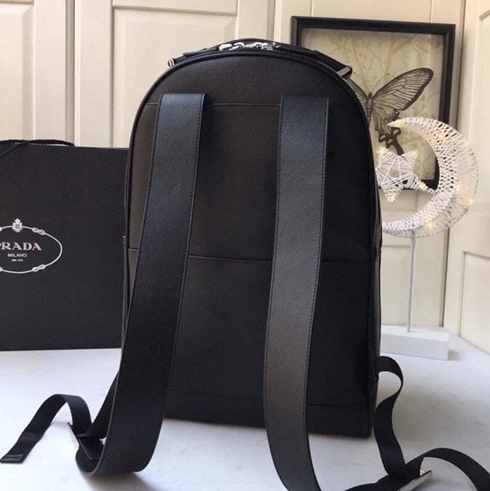 Prada 新作 リュック サフィアーノレザー ブラック 2VZ032 サイズ:39.5x27x16cm