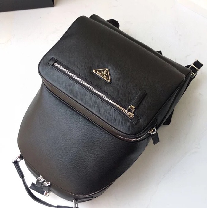 Prada 新作 リュック サフィアーノレザー ブラック 2VZ032 サイズ:39.5x27x16cm