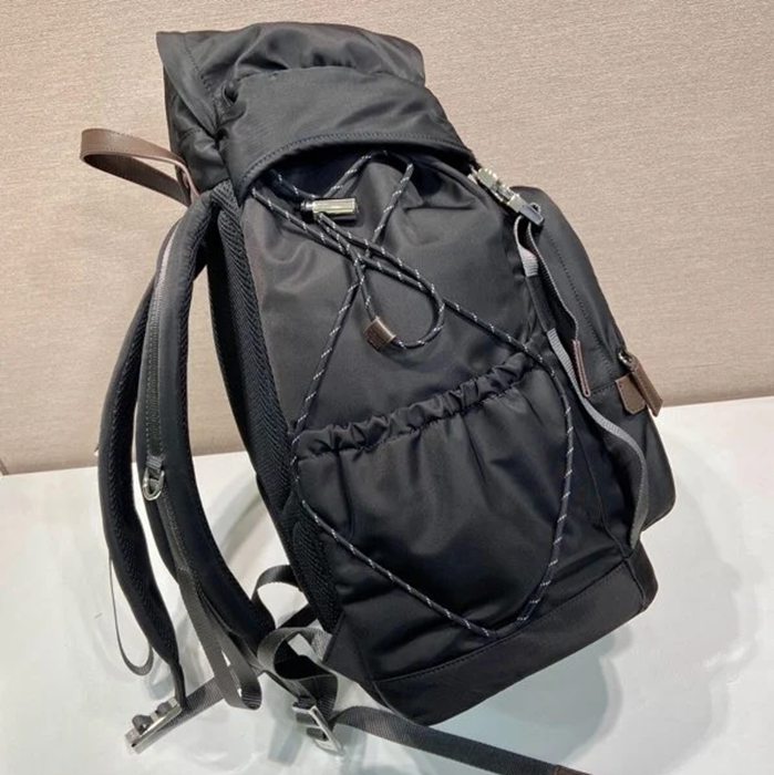Prada 登山 リュック ナイロン ブラック 2VZ123 サイズ:46x28x22cm