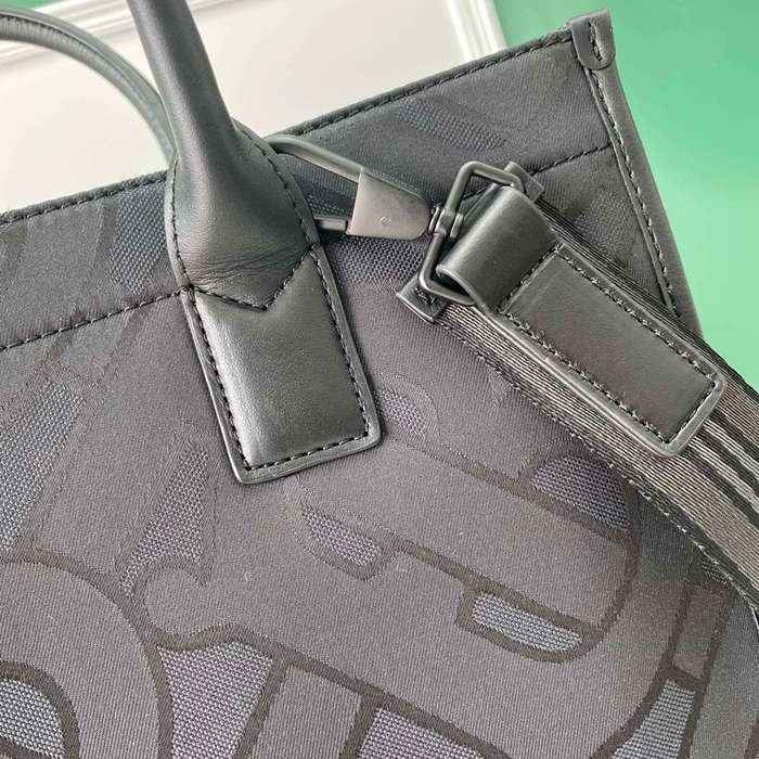 BURBERRY ロゴトート サイズ:37.5x35.5x15cm
