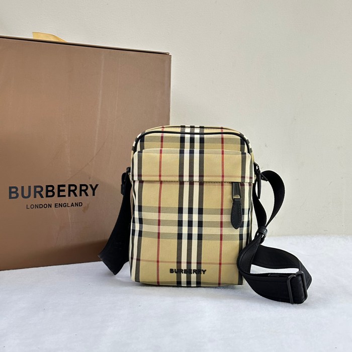 BURBERRY チェックフレディバッグ サイズ:20.5x16cm
