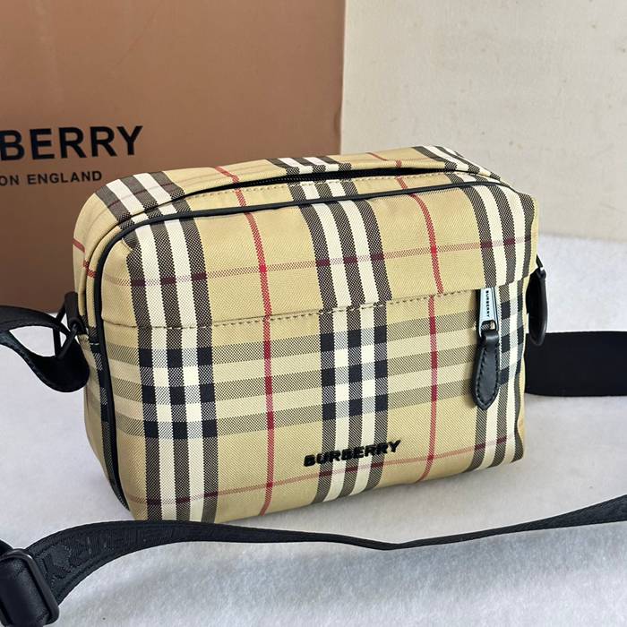 BURBERRY チェックパディバッグ サイズ:22.5x16x6.5cm